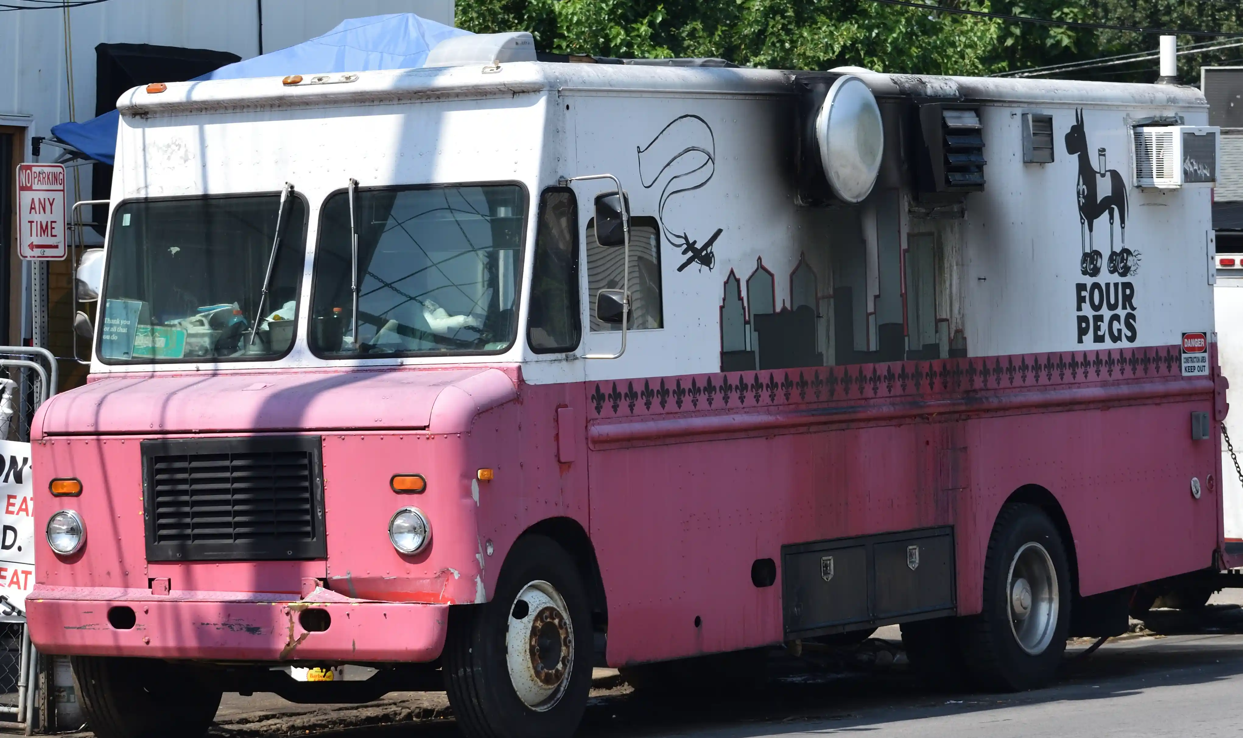 four-pegs food truck