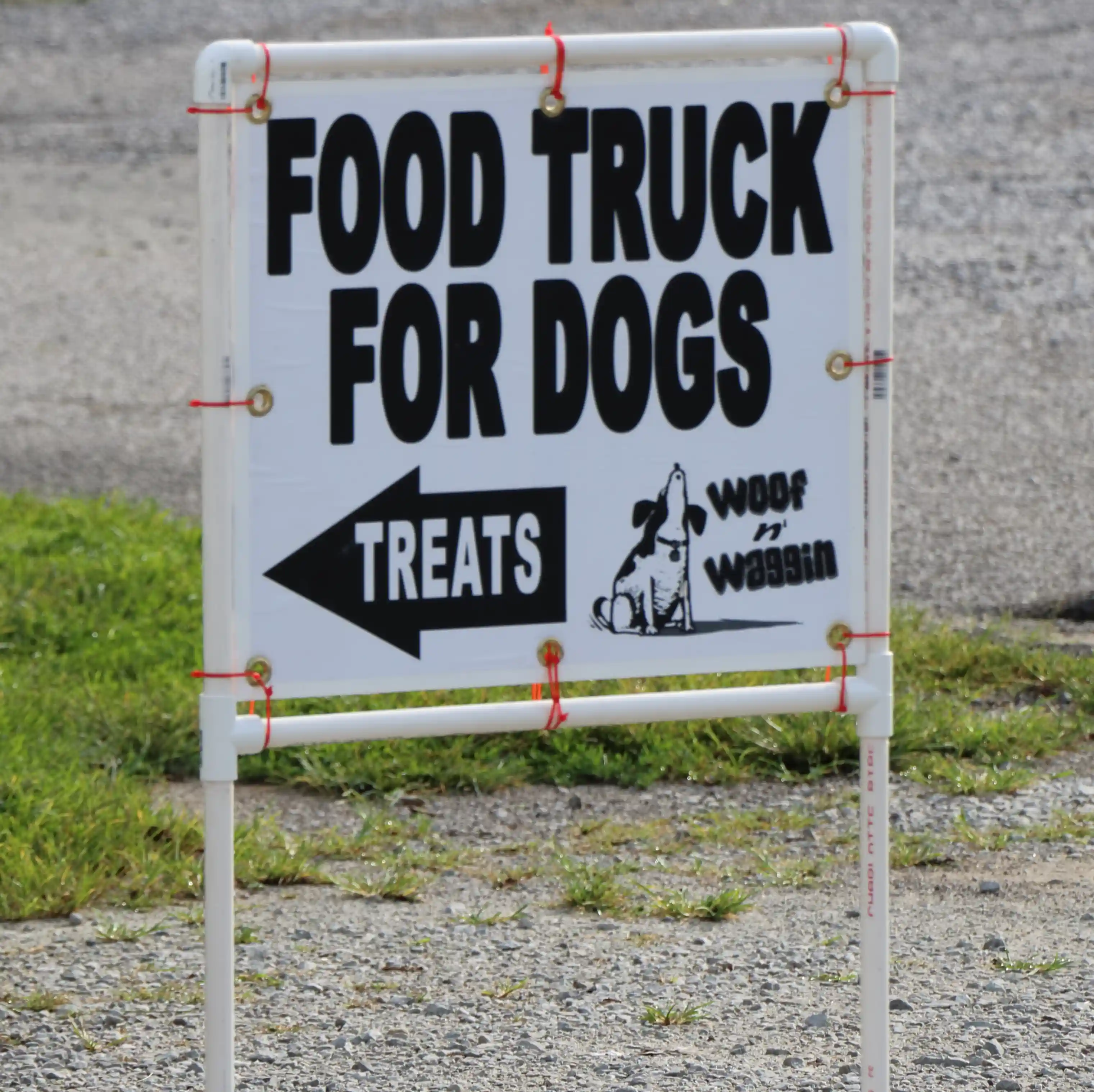 sign for woof-n-waggin